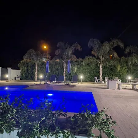 Konukevi Dimora Lauro 4*